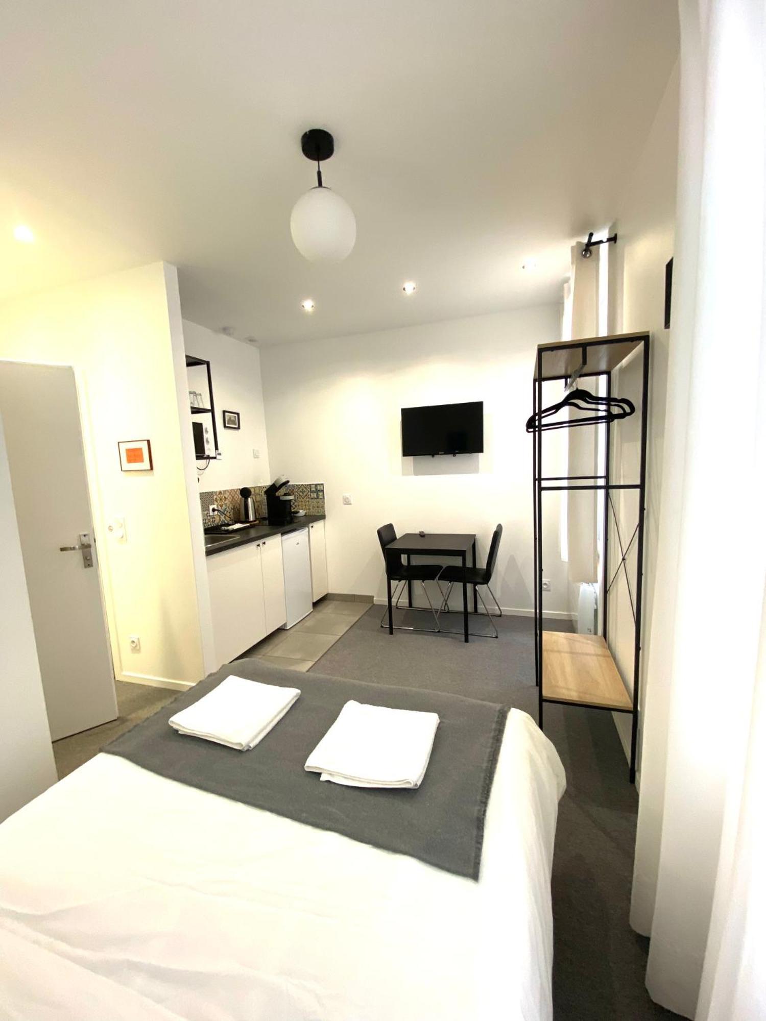 Villa Vlas - Chambre D'Hote - Лимож Екстериор снимка